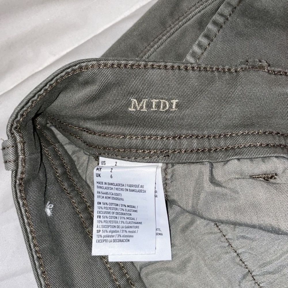 Midi Shorts - Picture 3 of 3